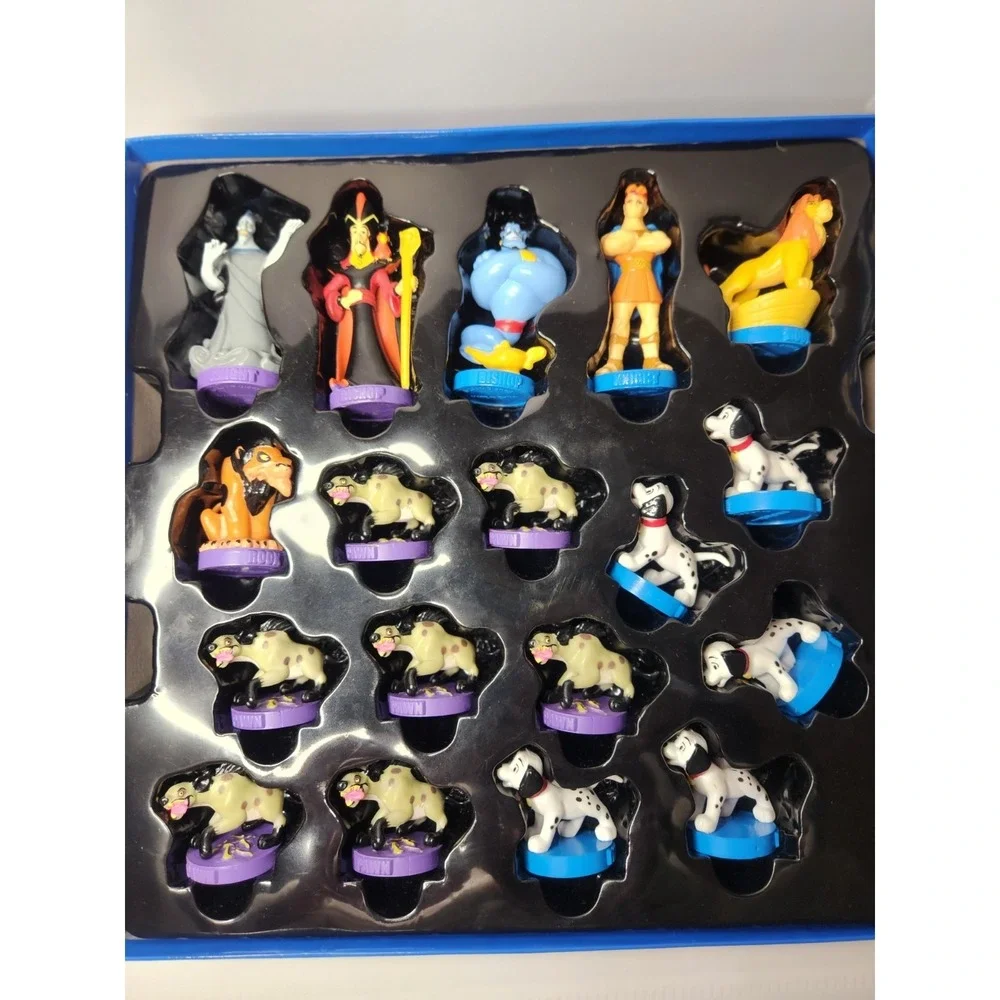 Disney Chess Set  32 Piece of Disney Characters Collectors Edition Excellent